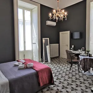 https://chez-moi-charme-bb.lecce-hotels.com